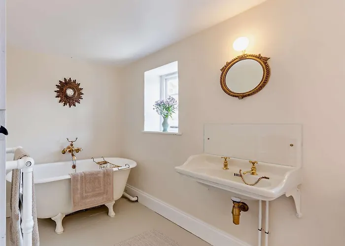 4 Bed In Horsehouse G0008